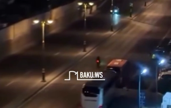 Bakıda insanları gecə narahat edən motosiklet sürücüsü