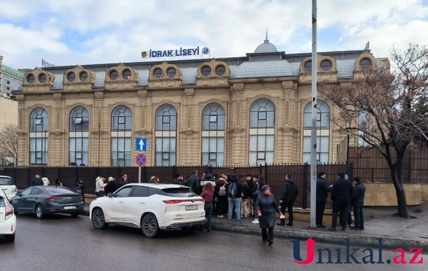 Bakıda lisey şagirdi müəllimi güllələdi