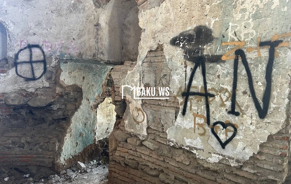 Turistlərin axın etdiyi Alban məbədi baxımsız vəziyyətdədir