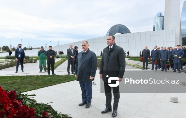 Azərbaycan xalqı Zəfər parkını ziyarət edir