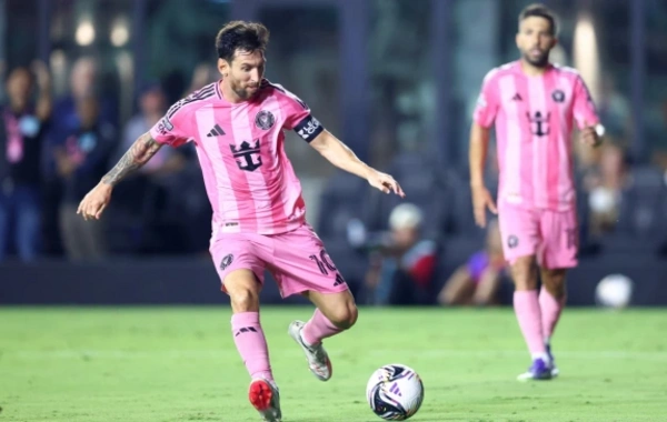 Messi slapped an opponent's cheek during a League Cup match