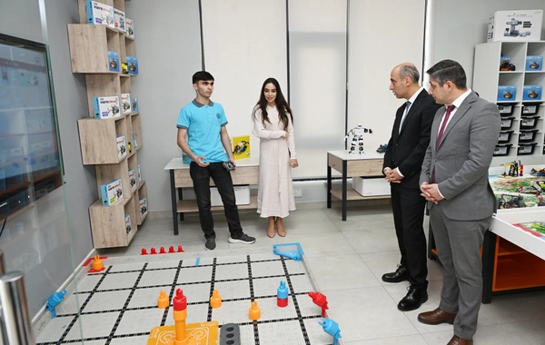 Лейла Алиева и Алена Алиева побывали в центре STEAM и полной средней школе номер 37 в Гяндже