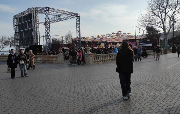 Bakı bulvarı baharı fərqli ab-havada qarşılayır