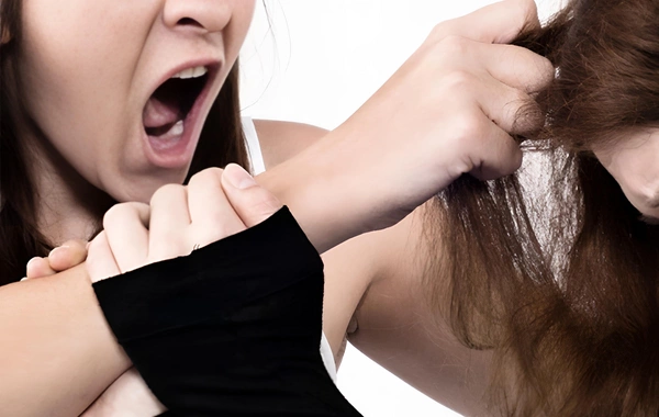 Bakıda qonşusuna kəllə ilə zərbə vuran qadın cəzalandırıldı