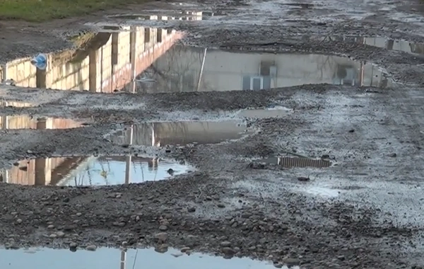 "Şəhərin mərkəzi küçələrinin hamısı palçığın içindədir" - Şabranda illərdir hökm sürən problem niyə həll edilmir?