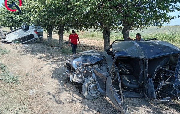 VAZla toqquşan Prado aşdı, xəsarət alanlar var