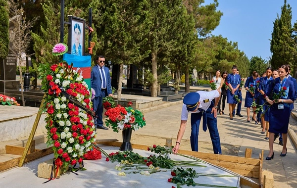 AZAL почтил память Национального героя Азербайджана Хокумы Алиевой