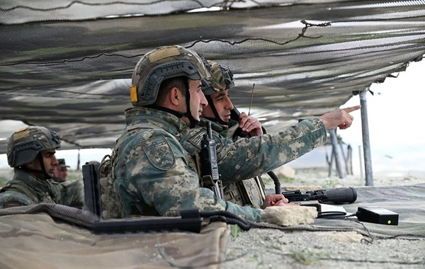 Закир Гасанов проверил ход тактических учений с боевой стрельбой