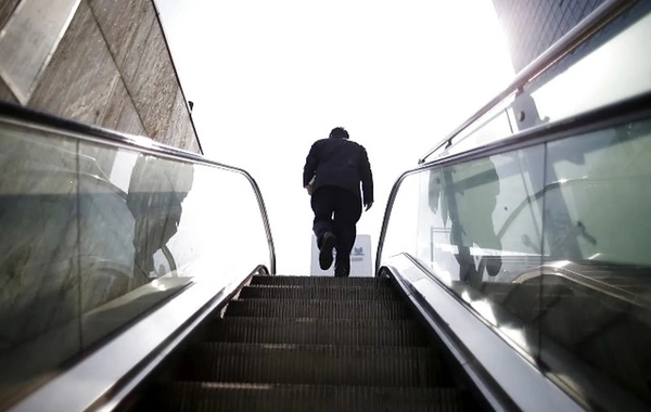 Когда в бакинских подземных переходах снова начнут работать эскалаторы?