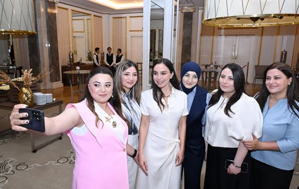 "Qızların təhsilinə dəstək" layihəsinin II Məzun Günü keçirilib