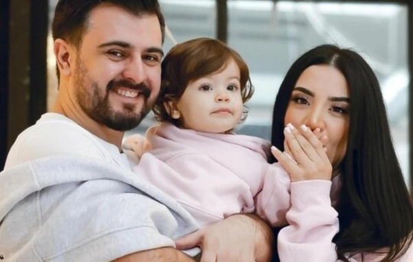 Instagramda yazdıqdan 10 gün sonra evlilik təklifi etdi