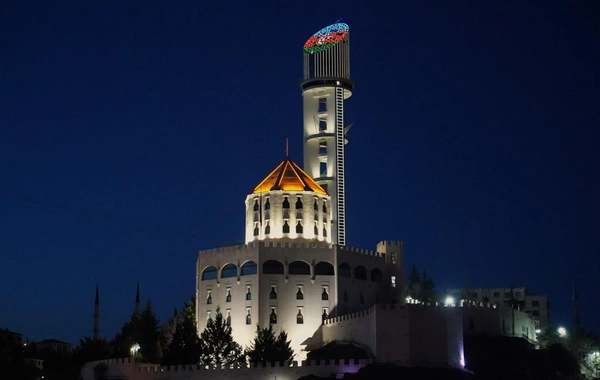 Ankarada Cümhuriyyət Qülləsində Azərbaycan bayrağı proyeksiya olunub