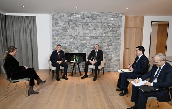 Prezident İlham Əliyev Davosda Çexiyanın Baş naziri ilə görüşüb