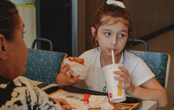 "McDonald"s" və DSMF şəhid övladlarını məktəb ləvazimatları ilə təmin edib