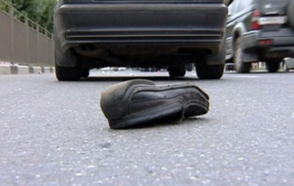 Qazaxda yeniyetmə atasının maşını ilə piayadanı vurub öldürdü