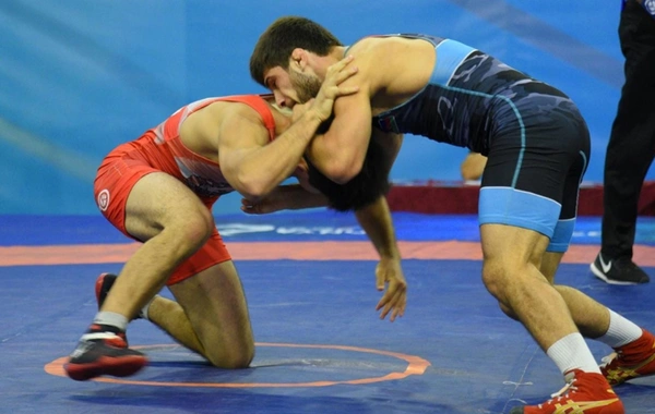 İki güləşçimiz yarımfinalda