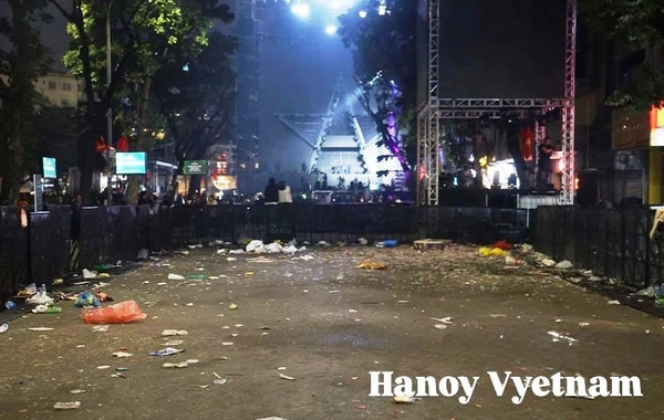 Bayram tədbirlərindən sonra Bakının küçə və parkları tam təmizlənib