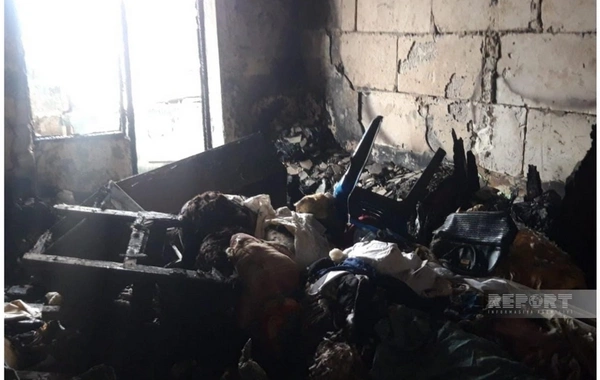 Biləsuvarda yaşayış binasında mənzil yanaraq kül olub