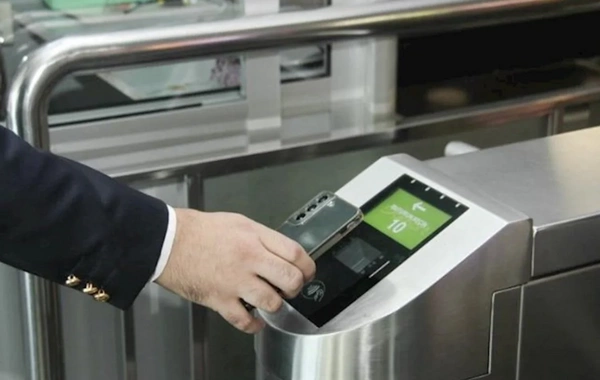 Kartdan xəbərsiz pul silinir: Bakıda ictimai nəqliyyatda rəqəmsal ödəniş böhranı