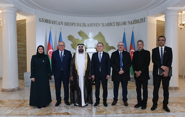 XİN başçısı Ərəb Parlamentinin nümayəndə heyətini qəbul edib