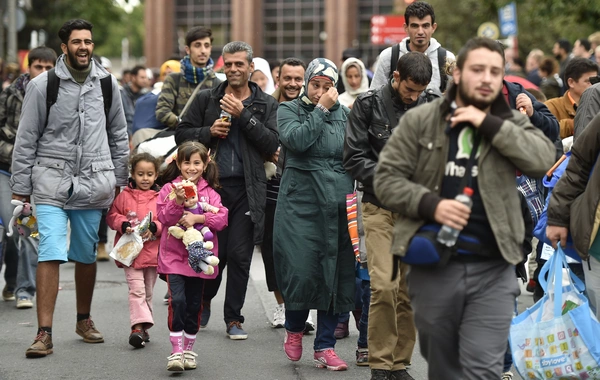 400 miqrantın Rusiyaya qanunsuz daxil olmasına kömək edən 2 qadın saxlanılıb