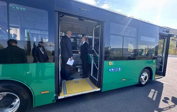 Azərbaycan Ukraynaya humanitar yardım olaraq beş avtobus göndərib