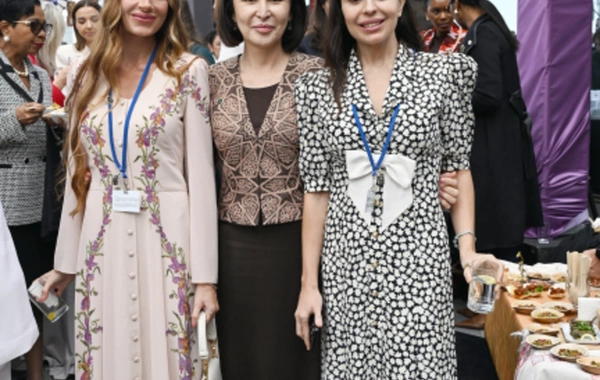 Leyla Əliyeva və Arzu Əliyeva Nyu-Yorkda sərgidə iştirak ediblər