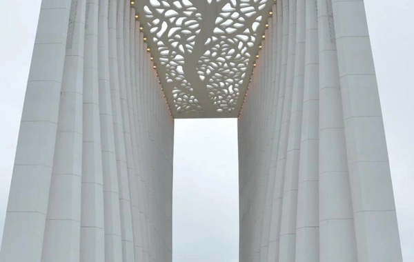 Ərəb Parlamentinin prezidenti Fəxri xiyabanı və Zəfər parkını ziyarət edib