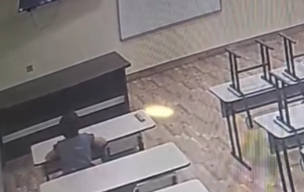 Azyaşlının Qarabağ sevgisi hamını duyğulandırdı - Təkbaşına izləyirmiş...