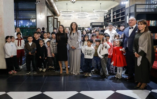 SOCAR-ın dəstəyi ilə hazırlanmış "Qara qızılın sirri" adlı kitabın təqdimatı keçirilib