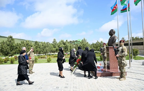 XTQ-nin Aprel şəhidlərinin xatirəsi ehtiramla yad olunub