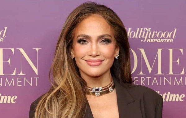 Jennifer Lopez stepped out in a leather jacket without a bra