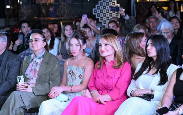 Azərbaycan Milli Xalça Muzeyində "Zamanın naxışları" moda nümayişi təşkil olunub