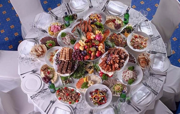 Restoranlarda qida TƏHLÜKƏSİ: Zəhərlənməmək üçün nə etmək lazımdır?