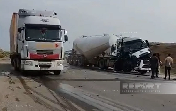 Sumqayıtda yük avtomobilləri toqquşub