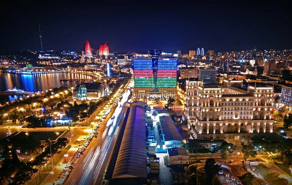 Bulvar boyunca avtobus dayanacaqları ilə bağlı YENİ TƏKLİF