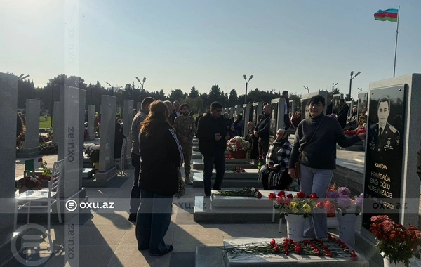 8 Noyabr - Zəfər Günü ilə əlaqədar Hərbi Memorial Məzarlıq ziyarət edilir