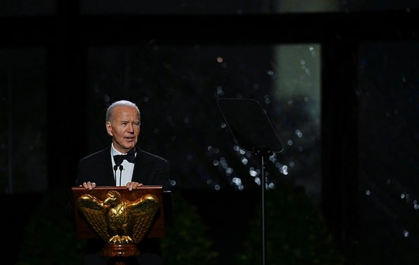 Байден оговорился и назвал себя своим мужем