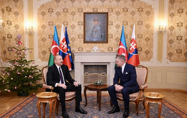 İlham Əliyevin Slovakiyanın Baş naziri ilə təkbətək görüşü olub
