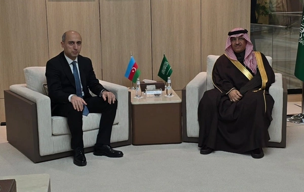 Emin Əmrullayev səudiyyəli həmkarı ilə görüşüb