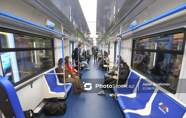Bakı metrosunda qatarın informasiya sistemi sıradan çıxdı