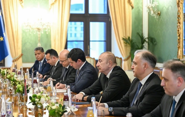 В Братиславе состоялась встреча президентов Азербайджана и Словакии в расширенном составе