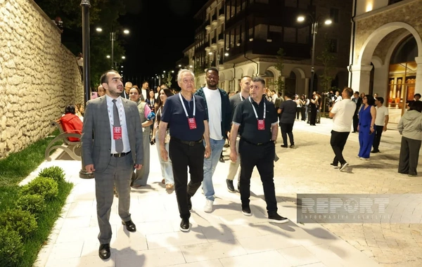 IV Şuşa Qlobal Media Forumunun iştirakçıları Qarabağ küçəsi ilə tanış olublar