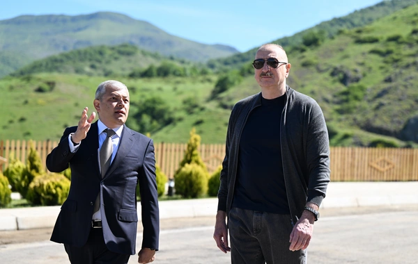 Prezident İlham Əliyev Şuşanın Böyük Qaladərəsi kəndində görülən işlərlə tanış olub, sakinlərlə görüşüb