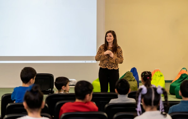 Azercell xüsusi qayğıya ehtiyacı olan uşaqlar üçün maarifləndirici təşəbbüs həyata keçirdi