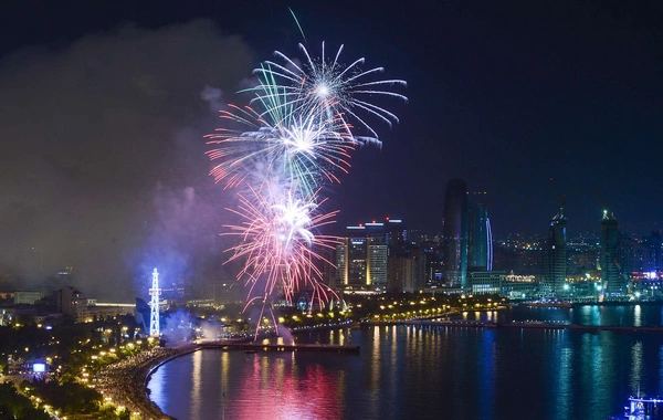 Yeni ilin ilk xəbəri