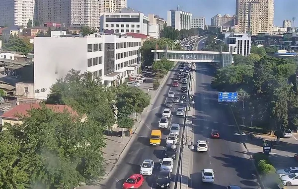 Bakının bir sıra yollarında tıxac yaranıb