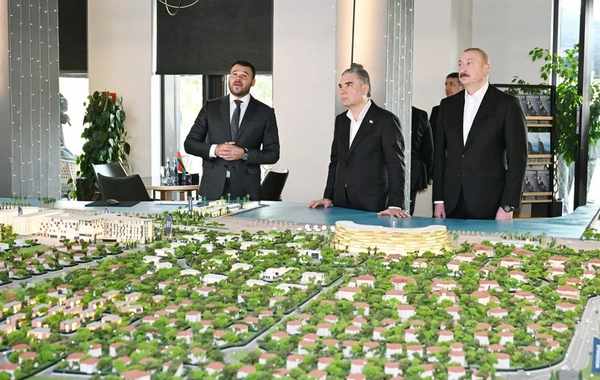 İlham Əliyev və Qurbanqulu Berdiməhəmmədov Sea Breezedə olublar