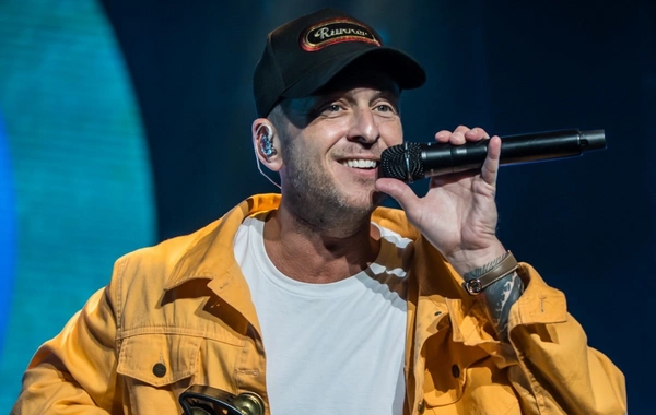 OneRepublicin üzvü Azərbaycan dilini öyrəndiyi görüntüləri paylaşdı