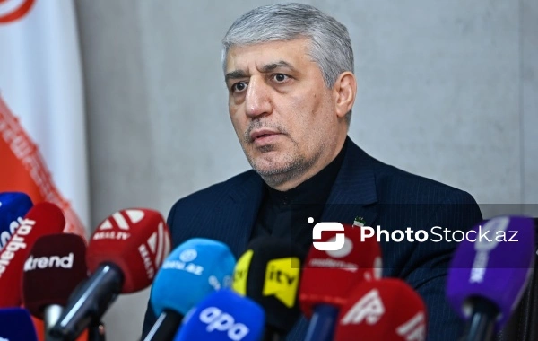 Baku TV İranın müdafiə və siyasi sistemindəki pərakəndəliyə diqqət çəkib